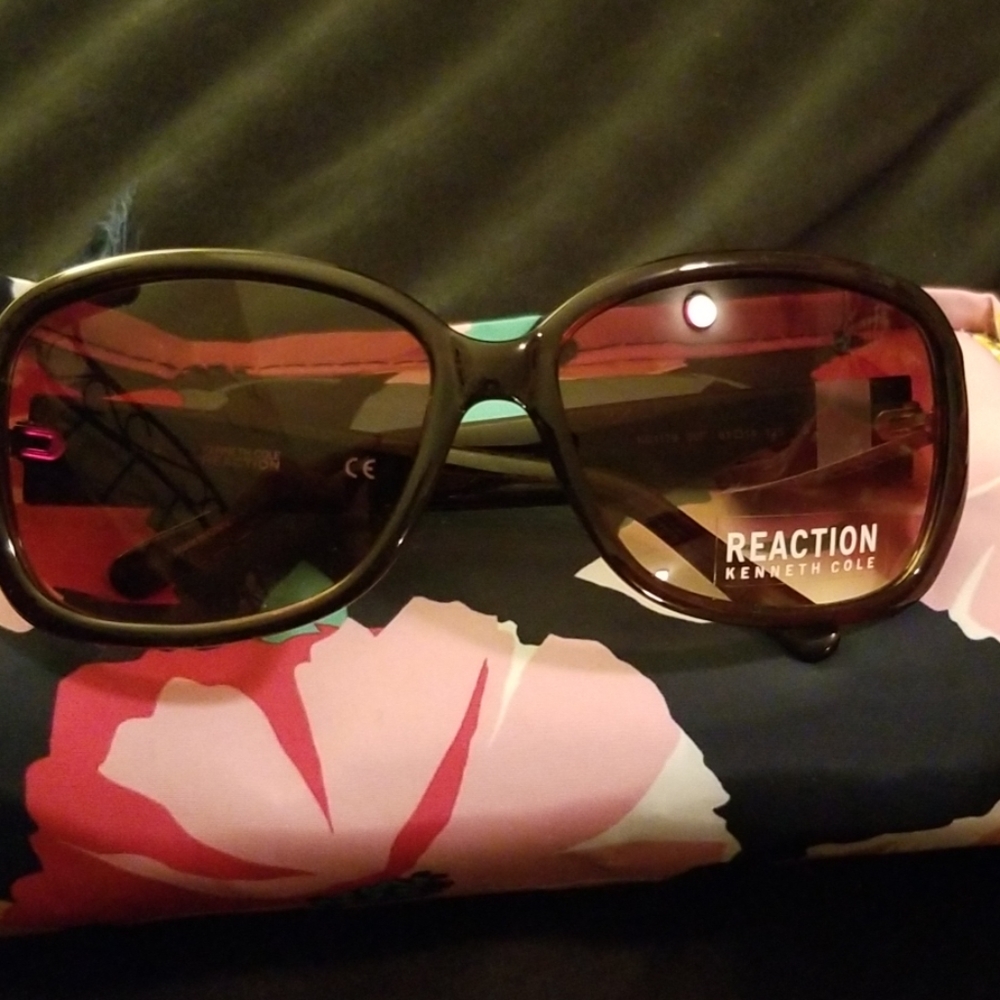 Kenneth Cole Reaction Sunglasses